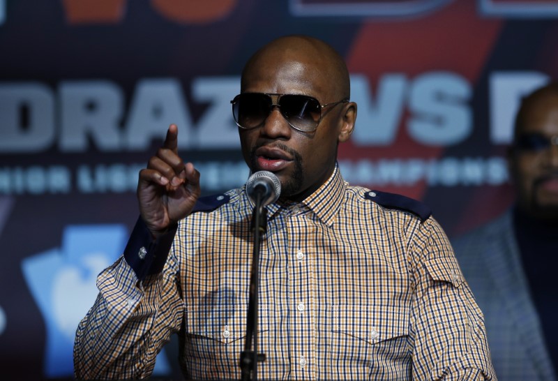 © Reuters. Floyd Mayweather during the press conference