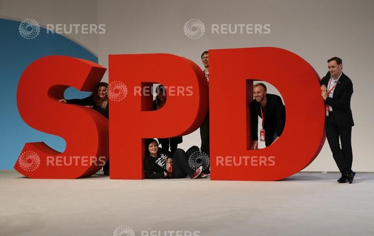 © Reuters. Delegates attend the Social Democrats Party congress in Berlin