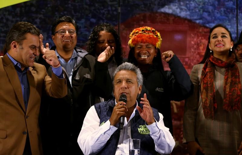 © Reuters. Un izquierdista y un exbanquero se disputarán la presidencia de Ecuador