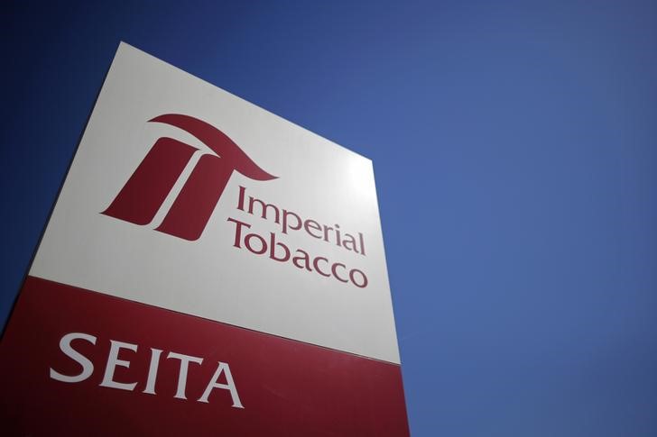 © Reuters. View of a sign outside the Imperial Tobacco Seita cigarette plant in Carquefou