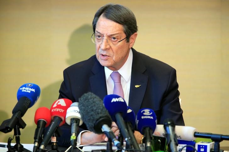 © Reuters. رئيس قبرص يأسف لقرار زعيم القبارصة الأتراك عدم حضور المحادثات