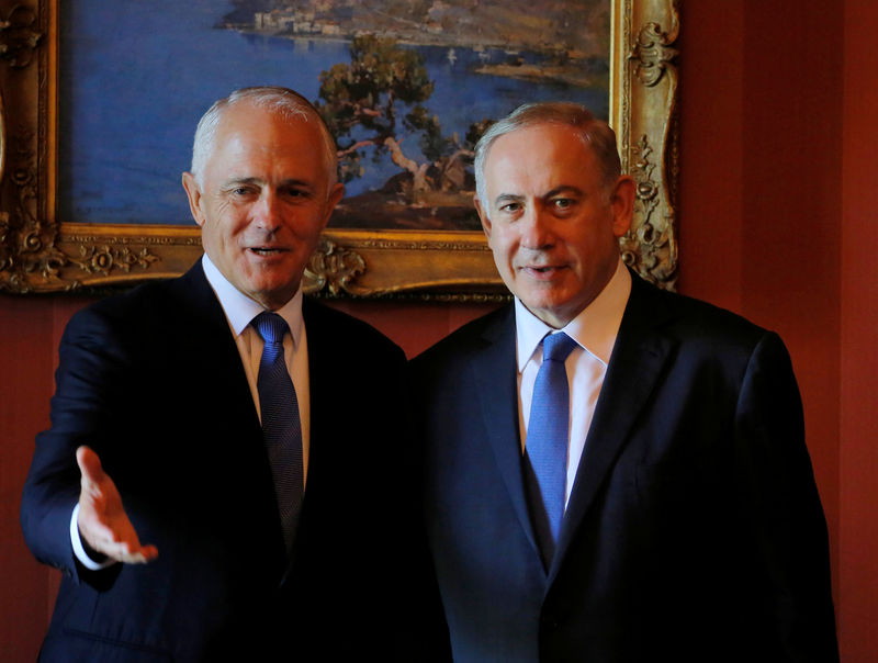 © Reuters. Primeiro-ministro da Austrália, Malcolm Turnbull, e primeiro-ministro de Israel, Benjamin Netanyahu, durante encontro em Sydney