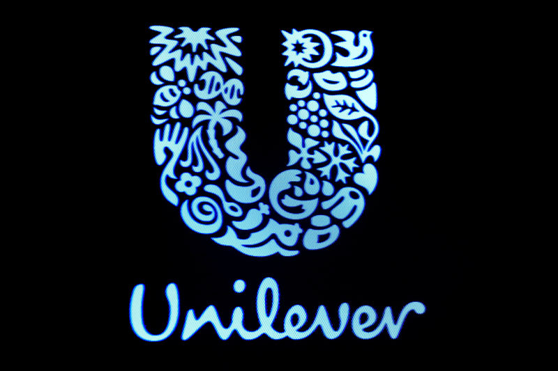 © Reuters. FILE PHOTO - The company logo for Unilever is displayed on a screen on the floor of the NYSE