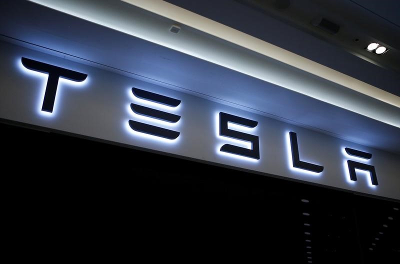 © Reuters. A Tesla logo is seen at its planned store in Hanam