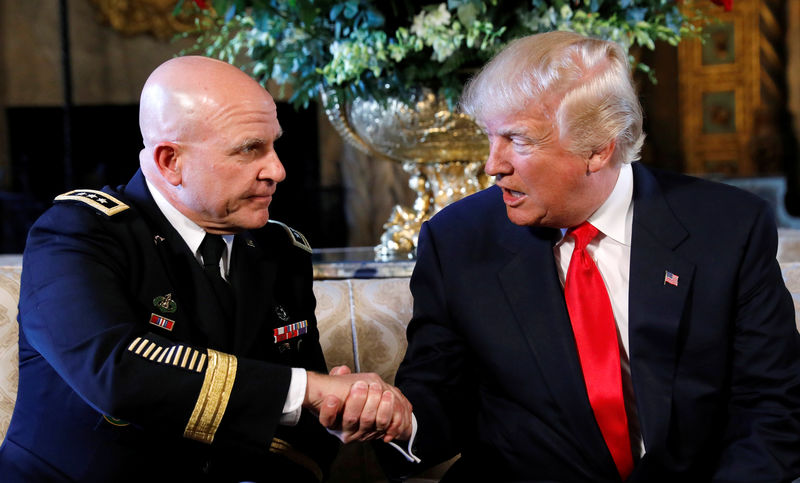 © Reuters. Trump announces Army Lt. Gen. H.R. McMaster as his National Security Adviser at his Mar-a-Lago estate in Palm Beach