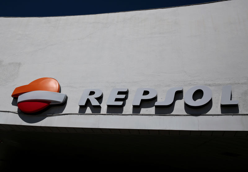 © Reuters. Repsol aprovecha el alza del crudo y la fortaleza del refino para mejorar beneficio