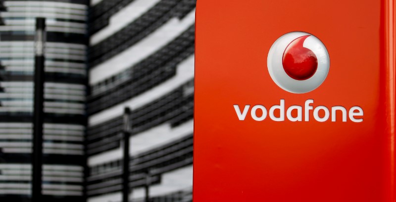 © Reuters. FILE PHOTO -  The headquarters of Vodafone Germany are pictured in Duesseldorf