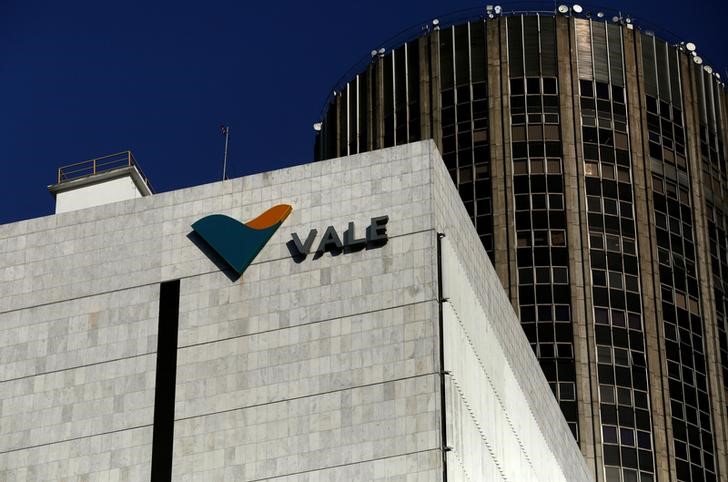© Reuters. Logo da Vale na sede da empresa no centro do Rio de Janeiro