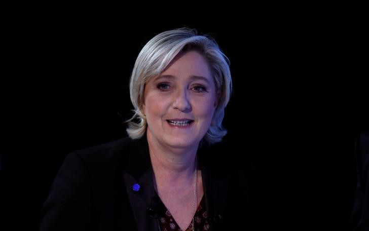 © Reuters. Le Pen rechaza declarar ante la policía hasta después de las elecciones