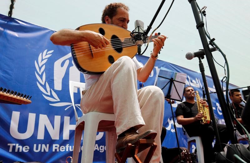 © Reuters. الملحن وعازف العود العراقي نصير شمه "فنان اليونسكو للسلام"