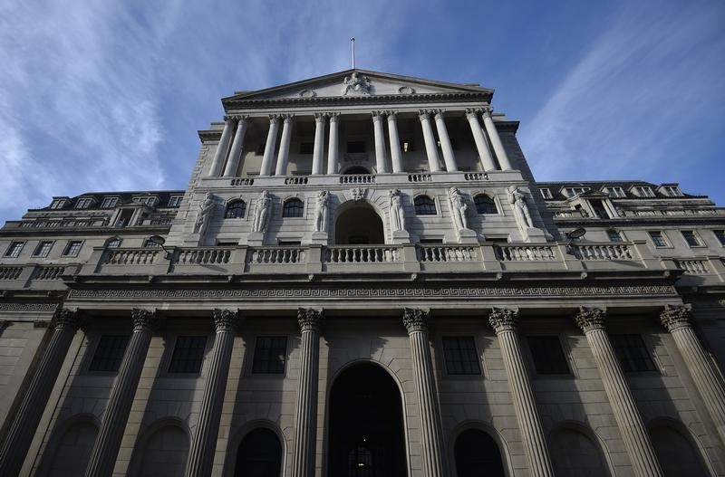 © Reuters. The Bank of England is seen in the City of  London