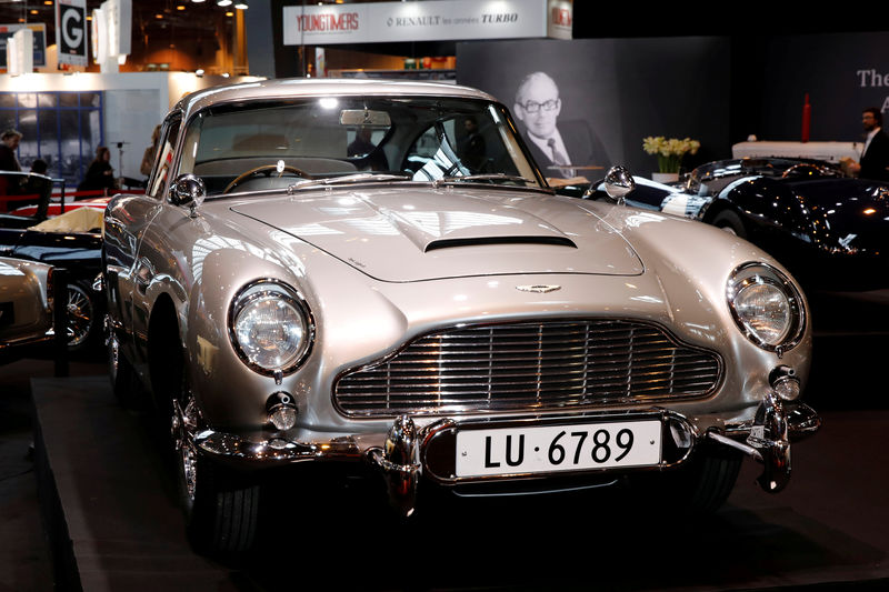 © Reuters. FILE PHOTO: The 1964 Aston Martin DB5 driven by actor Sean Connery as James Bond in both Goldfinger and Thunderball films is displayed at the Paris Retromobile fair in Paris