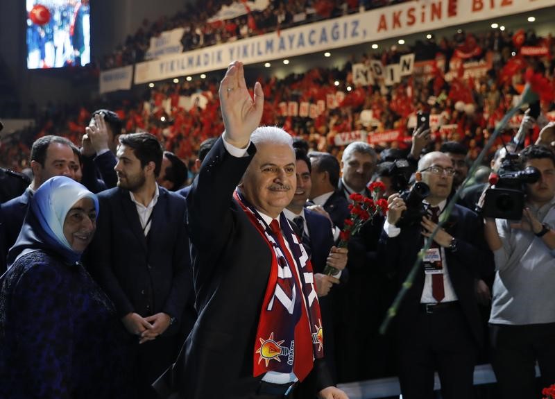 © Reuters. يلدريم يدعو الناخبين الأتراك لتأييد التعديلات الدستورية في استفتاء أبريل