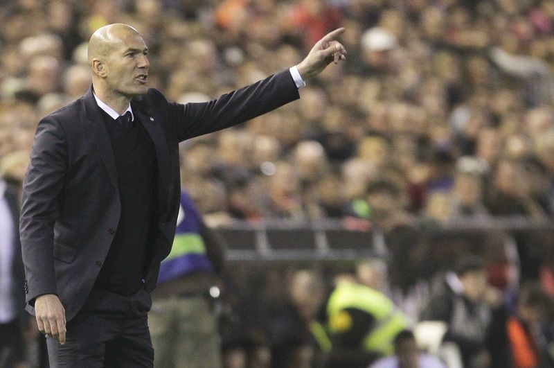 © Reuters. Football Soccer - Valencia v Real Madrid - Spanish La Liga Santander