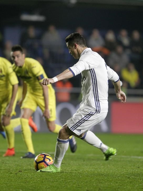 © Reuters. Football Soccer - Villarreal v Real Madrid - Spanish La Liga Santander