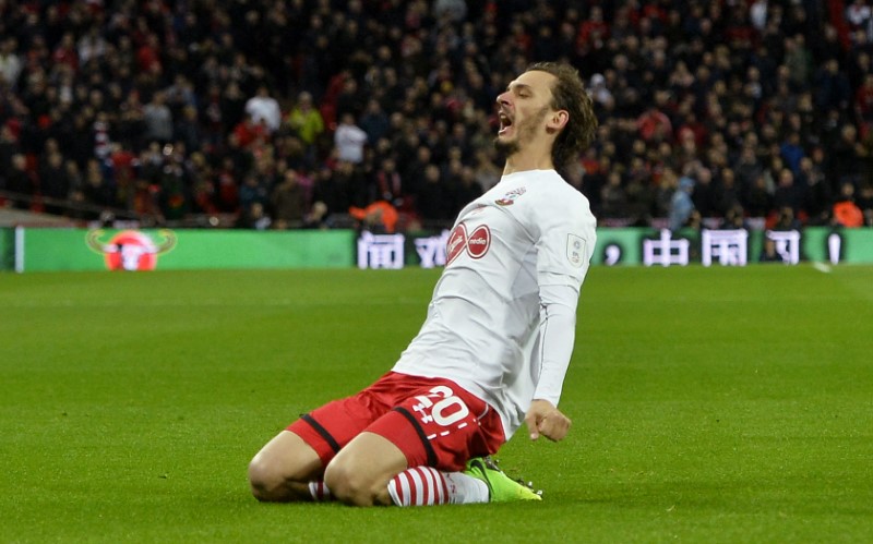 © Reuters. Southampton's Manolo Gabbiadini celebrates scoring their second goal