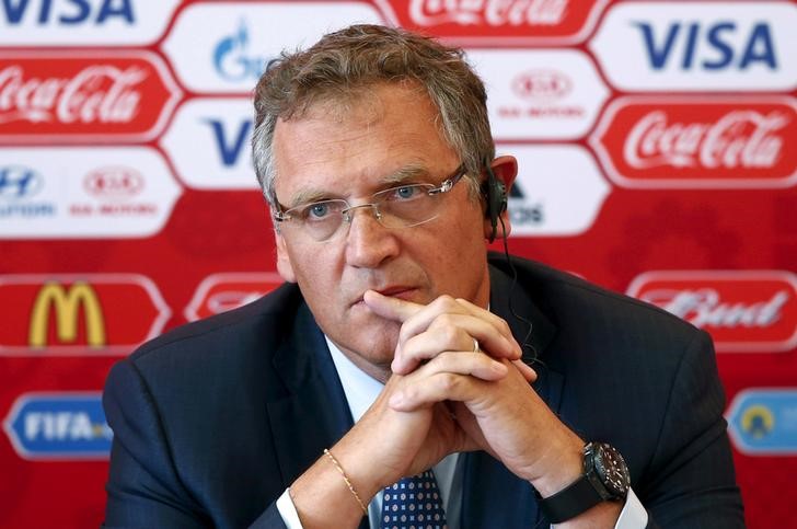 © Reuters. FIFA secretary general Valcke attends a news conference during his visit to Samara