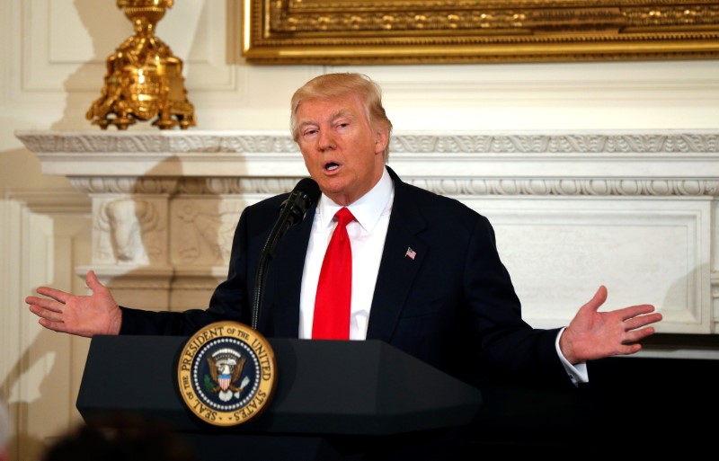 © Reuters. Trump attends National Governors Association meeting at the White House in Washington