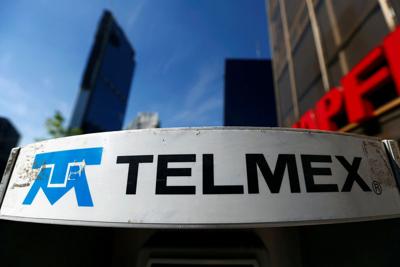 © Reuters. FILE PHOTO Logo of Mexican telephone company Telmex is seen in downtown Mexico City