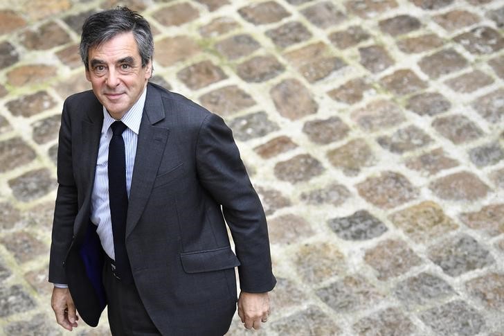© Reuters. El candidato francés Fillon, convocado por los jueces de instrucción, según un diario