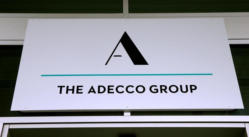 © Reuters. BÉNÉFICE DU 4E TRIMESTRE SUPÉRIEUR AUX ATTENTES POUR ADECCO