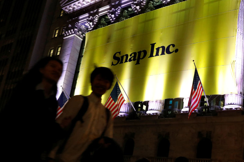 © Reuters. La matriz de Snapchat supera las expectativas con precio de salida a bolsa