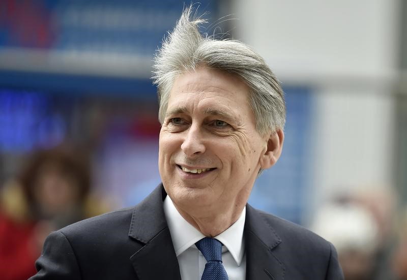 © Reuters. Britain's Chancellor of the Exchequer Philip Hammond  arrives at the National Cyber Security Centre in London