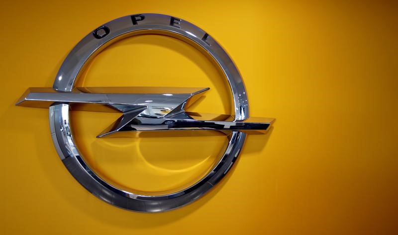 © Reuters. PSA ET GM PROCHES D'UN ACCORD SUR OPEL