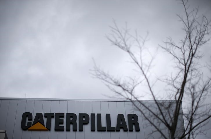 © Reuters. The Caterpillar Visitors Center is seen in Peoria, Illinois