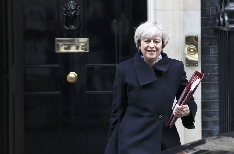 © Reuters. Britain's Prime Minister Theresa May leaves Downing Street in London