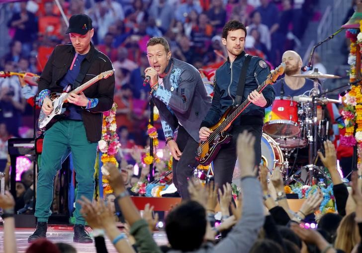 © Reuters. Coldplay se apresenta no Super Bowl em Santa Clara