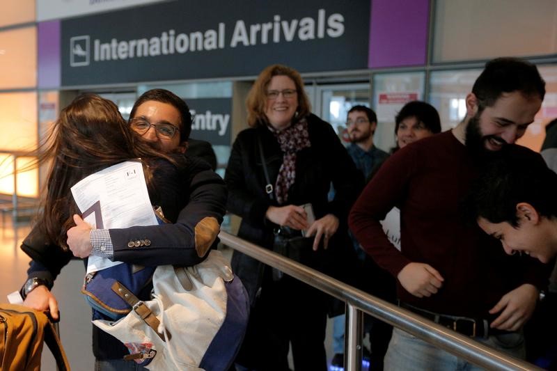© Reuters. EEUU suspende la vía rápida para dar visados a extranjeros altamente cualificados