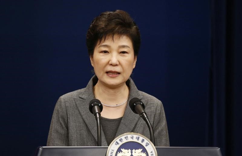 © Reuters. محامي رئيسة كوريا الجنوبية: اتهام الرشوة "خيال بعيد عن الحقيقة"