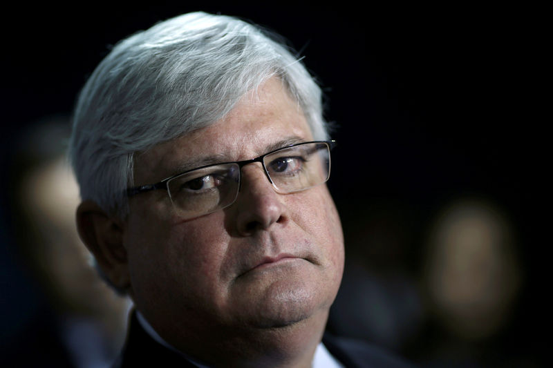 © Reuters. FILE PHOTO - Brazil's Prosecutor General Rodrigo Janot looks on during news conference after a forum titled "Measures Against Corruption" at the state attorney general office in Brasilia