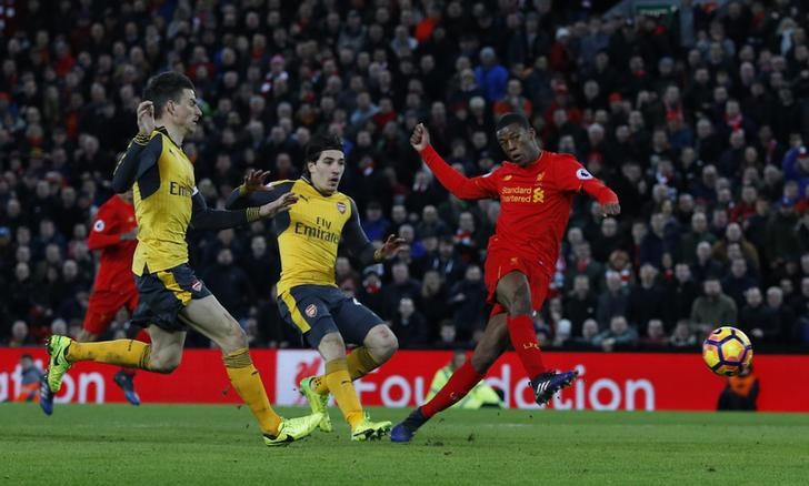 © Reuters. Liverpool's Georginio Wijnaldum scores their third goal