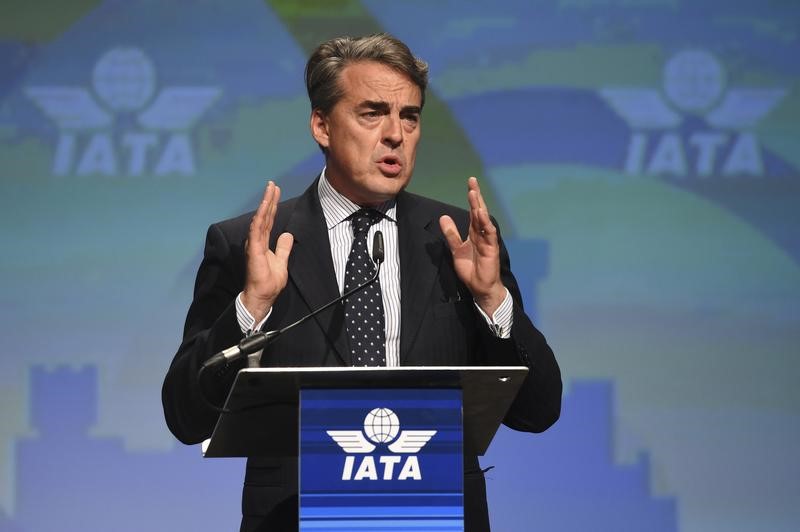 © Reuters. Alexandre de Juniac, CEO of Air France-KLM speaks after he is appointed as the new Director General of IATA at the 2016 International Air Transport Association (IATA) Annual General Meeting (AGM) and World Air Transport Summit in Dublin