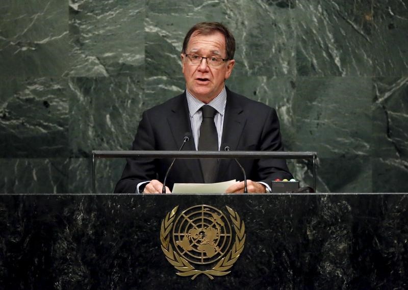 © Reuters. Foreign Minister Murray McCully of New Zealand addresses a plenary meeting of the United Nations Sustainable Development Summit 2015 at the United Nations headquarters in Manhattan, New York