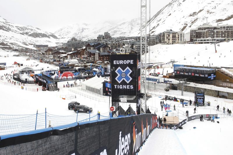 © Reuters. Vista geral da estação de esqui de Tignes, nos Alpes franceses