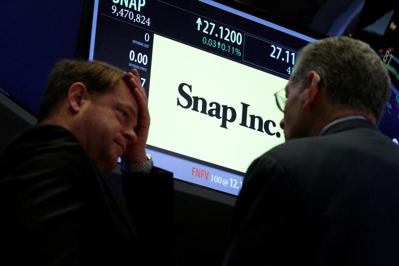 © Reuters. Las acciones de Snap caen a mínimos desde su debut en el mercado