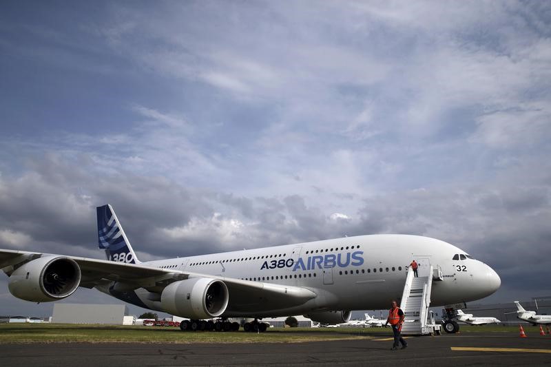 © Reuters. UAL EXCLUT D’AQUÉRIR DES A380