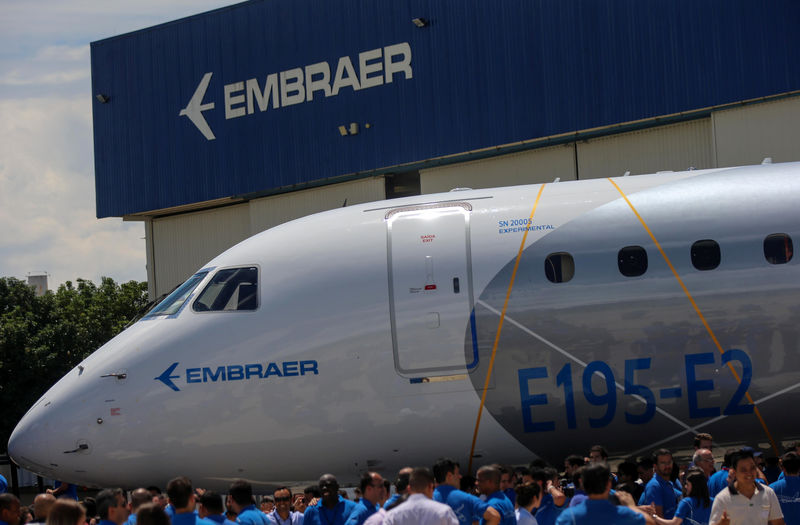 © Reuters. The the E195-E2 commercial jet's first prototype is pictured in Sao Jose dos Campos