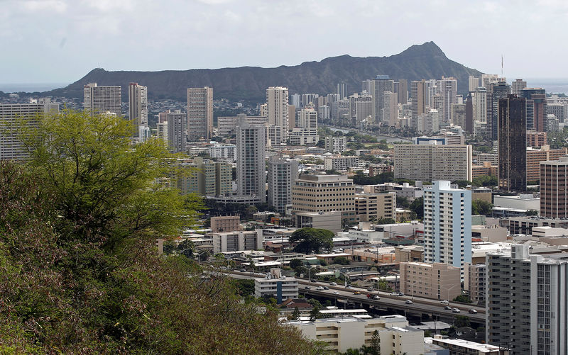 © Reuters. FILE PHOTO: A view of Honolulu, Hawaii is seen from the National Memorial Cemetery of the Pacific