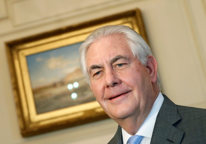 © Reuters. Secretary of State Rex Tillerson delivers remarks on issues related to visas and travel