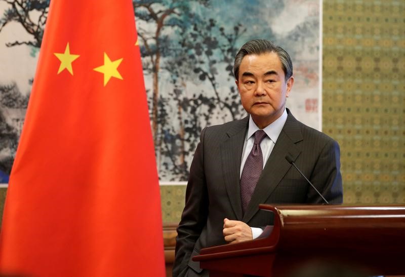 © Reuters. China's Foreign Minister Wang Yi attends a joint news conference in Beijing