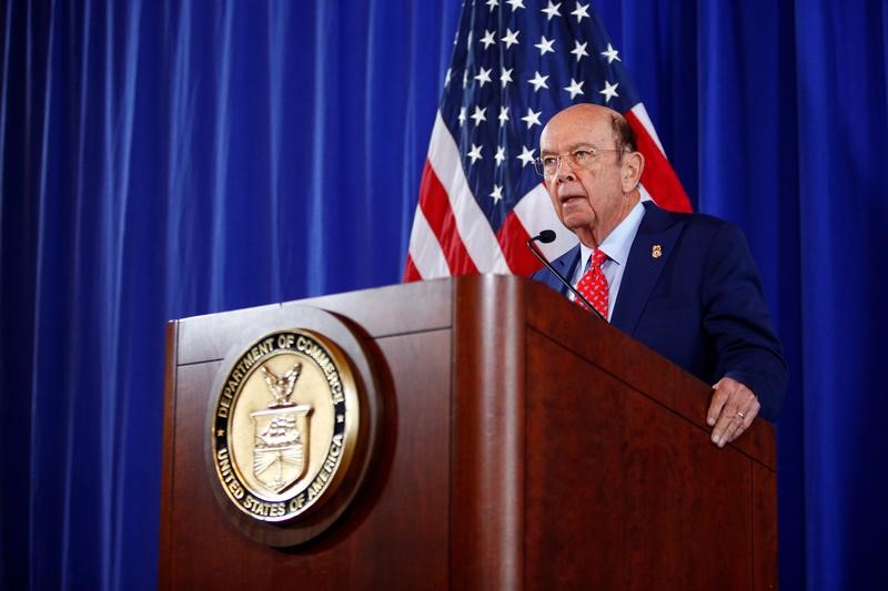 © Reuters. Commerce Secretary Wilbur Ross holds a news conference at the Department of Commerce in Washington