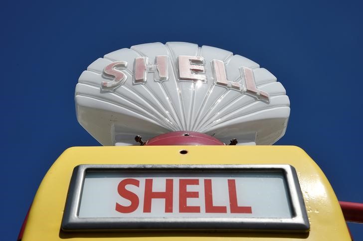 © Reuters. Автозаправочная станция Shell в Великобритании