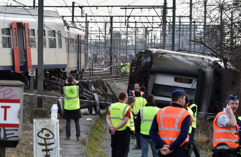 © Reuters. El accidente del tren belga, causado por un exceso de velocidad según la Fiscalía