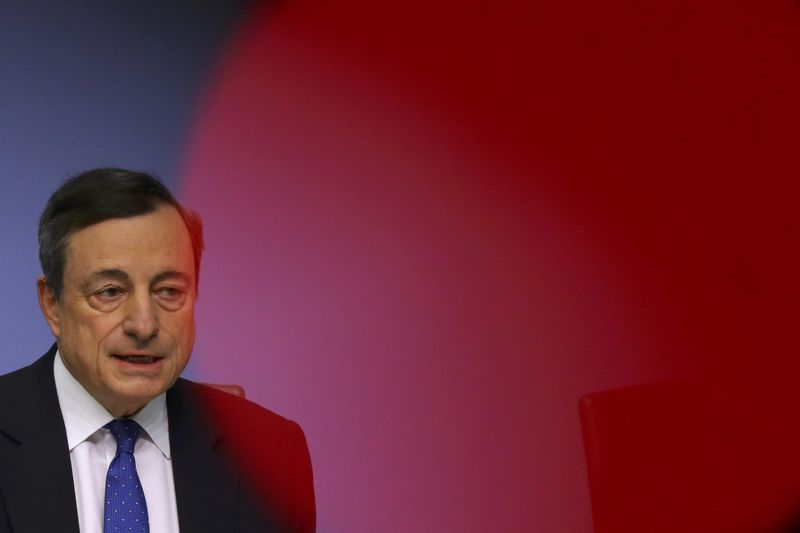 © Reuters. Draghi dice que existen tensiones en la eurozona, pero no hay riesgo de ruptura