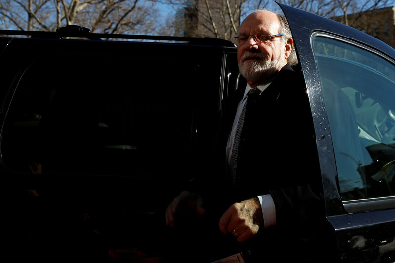 © Reuters. Jon Corzine, former CEO of MF Global Holdings, arrives at the Manhattan federal court house in New York