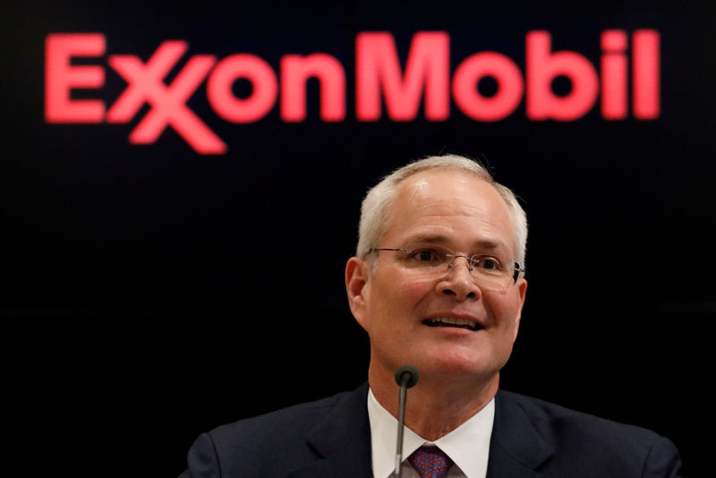 © Reuters. Darren Woods, Chairman & CEO, Exxon Mobil Corporation speaks during a news conference at the NYSE